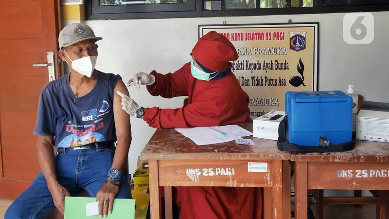 FOTO: Layanan Vaksinasi COVID-19 Puskesmas Kecamatan Matraman