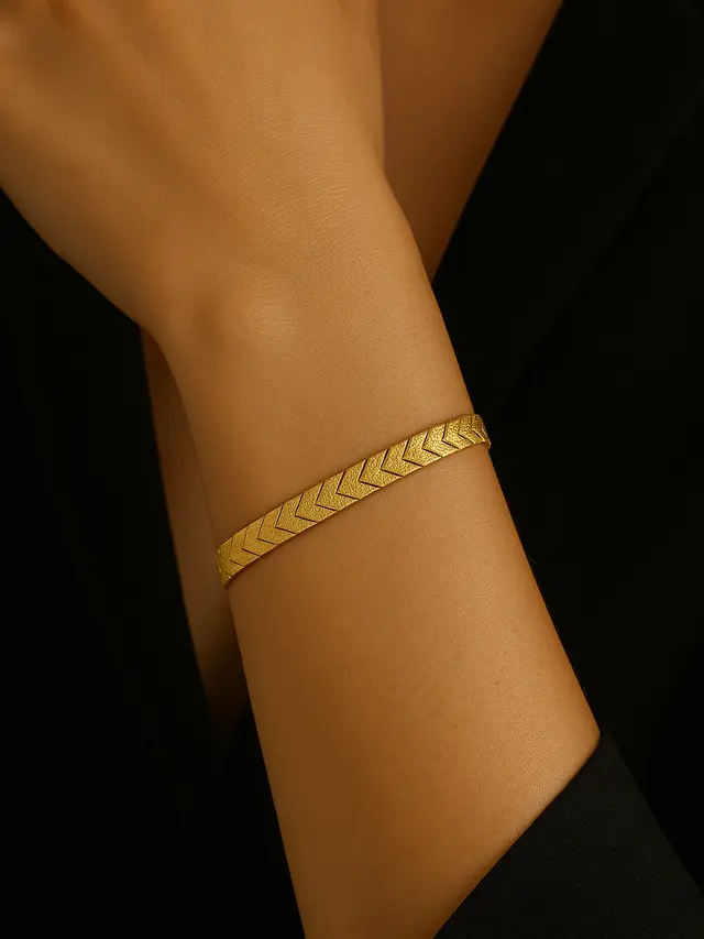 Pilihan Gelang Emas Lipan Kecil Tren Terbaru 2025