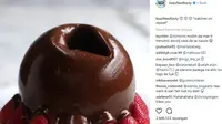 Sudah pernah mencoba magic chocolate ball? Intip resep dessert bola cokelat kekinian yang dapat Anda buat sendiri di rumah. (foto: Instagram @buzzfeedtasty)