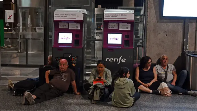 Pemadaman Listrik Massal Misterius di Spanyol dan Portugal Picu Kekacauan, dari Stasiun Kereta hingga Layanan Bandara