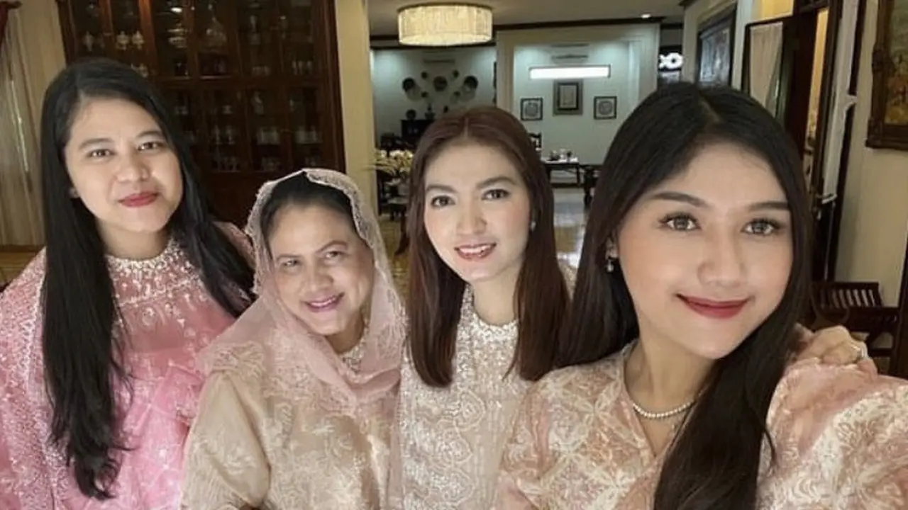 Gaya anggota perempuan keluarga Jokowi dengan barang branded