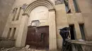 Kondisi Museum Mosul yang diduga dirusak oleh ISIS, Suriah, Senin (13/3). Museum yang didirikan pada 1952 tersebut kini hanya menyimpan puing-puing. (AFP PHOTO/AHMAD AL-RUBAYE)