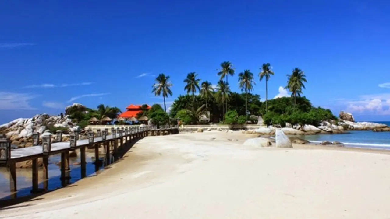 Pantai Parai Tenggiri, Panorama Desa Nelayan yang Masih Alami