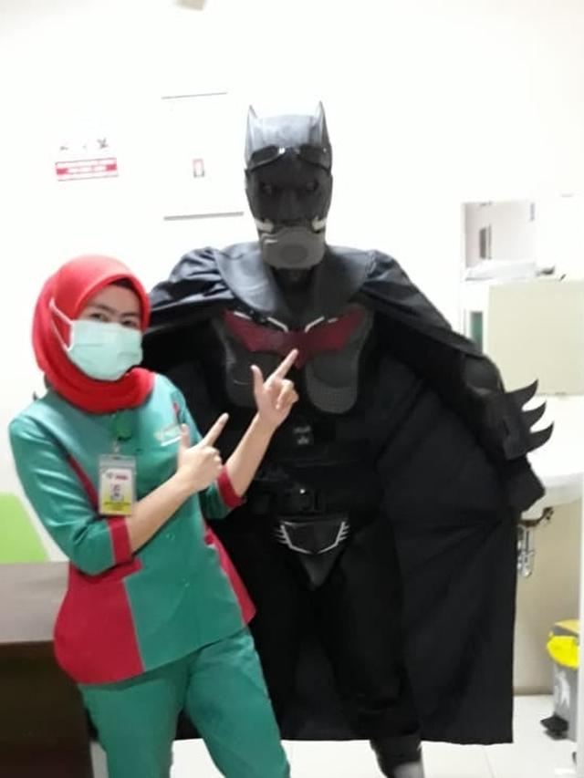 7 Potret Dokter Pakai Apd Dengan Kostum Superhero Di Bogor Ini Viral Hot Liputan6 Com