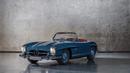 Mercedes-Benz 300SL Roadster merupakan roadster jelmaan dari sang legendaris Mercedes-Benz 300SL. Classic car eksotis ini hanya dibuat sebanyak 1.858 unit di dunia. (Source: classicandsportscar.com)