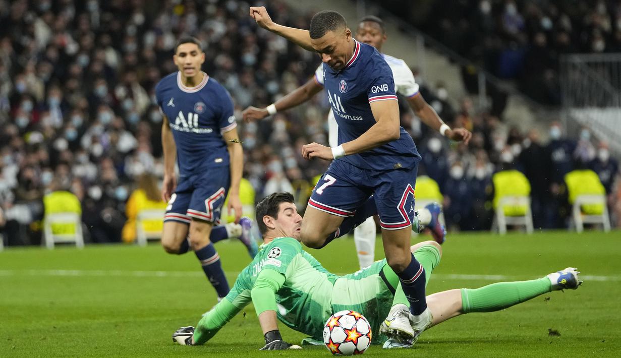 Gol pemain Prancis itu mementahkan keunggulan PSG yang sempat memimpin lewat gol Kylian Mbappe pada menit ke-28. (AP/Manu Fernandez)