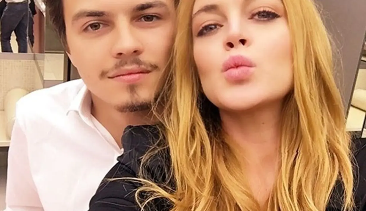 Tak hanya itu saja, Lindsay Lohan sempat merasakan depresi,emosi,dan terpuruk ketika melewati masa-masa sulit dalam menyelesaikan masalah percintaannya dengan kekasih. Bahkan, Lindsay sempat membuang ponsel milik Egor kedalam laut. (Instagram)