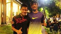 Sukarno Adi Wijaya (kanan) bersama Evan Dimas saat masih di Timnas U-19. (Facebook)