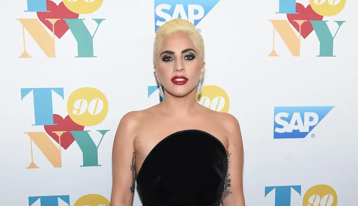 "Keduanya nampak bahagia dan menikmati detik demi detik momen bahagia. Kenyamanan yang selalu ditunjukan mereka," ungkap sumber. (AFP/Bintang.com)