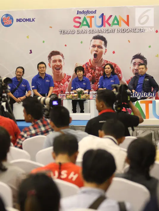 Suasana konferensi pers PT Indofood Sukses Makmur Tbk (INDF) terkait persiapan Asian Games 2018 di Jakarta, Kamis (26/4). INDF menilai olahraga memberi dampak positif bagi masyarakat. (Liputan6.com/Angga Yuniar)