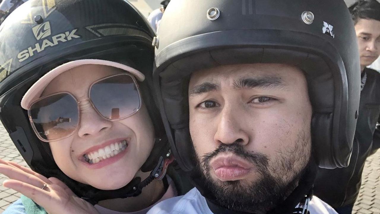 FOTO: Gaya Mesra Raffi Ahmad dan Nagita Slavina Saat Berlibur