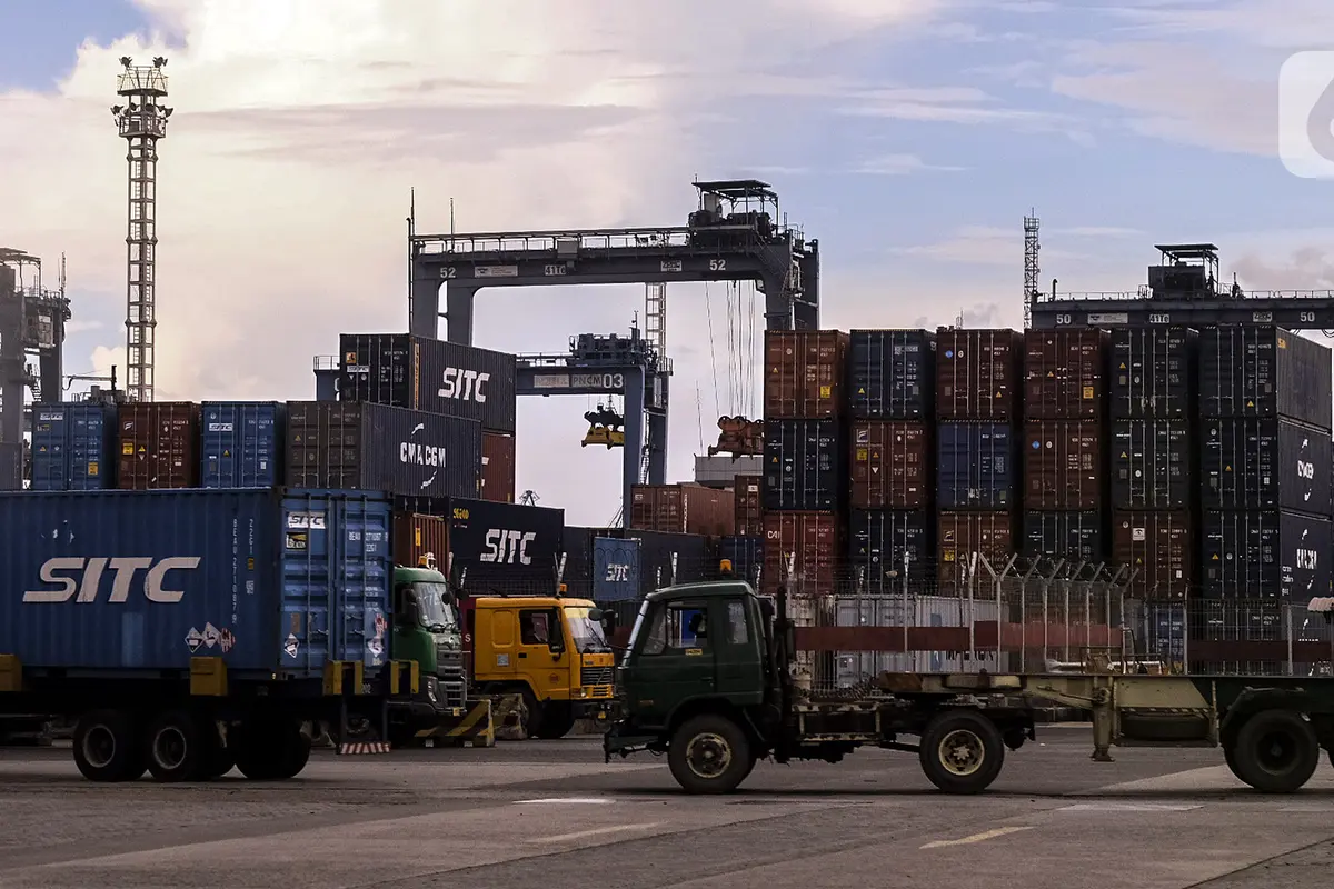 FOTO: Neraca Dagang RI Mei 2021 Surplus USD 2,36 Miliar