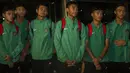 Para pemain Timnas Indonesia U-16 saat tiba di Bandara Soetta, Tangerang, Sabtu (23/9/2017). Timnas U-16 berhasil meraih hasil sempurna pada kualifikasi Piala Asia U-16 di Thailand. (Bola.com/Vitalis Yogi Trisna)