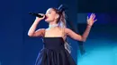 Ariana Grande tertimpa kesialan usai manggung di Billboard Music Awards 2018. (KEVIN WINTER / GETTY IMAGES NORTH AMERICA / AFP)