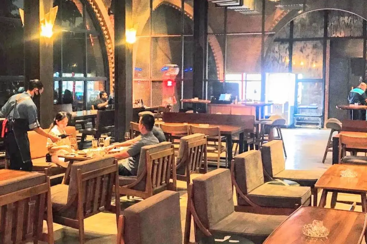 Cara Restoran Mewah di Jakarta Hadapi Tatanan Hidup Baru