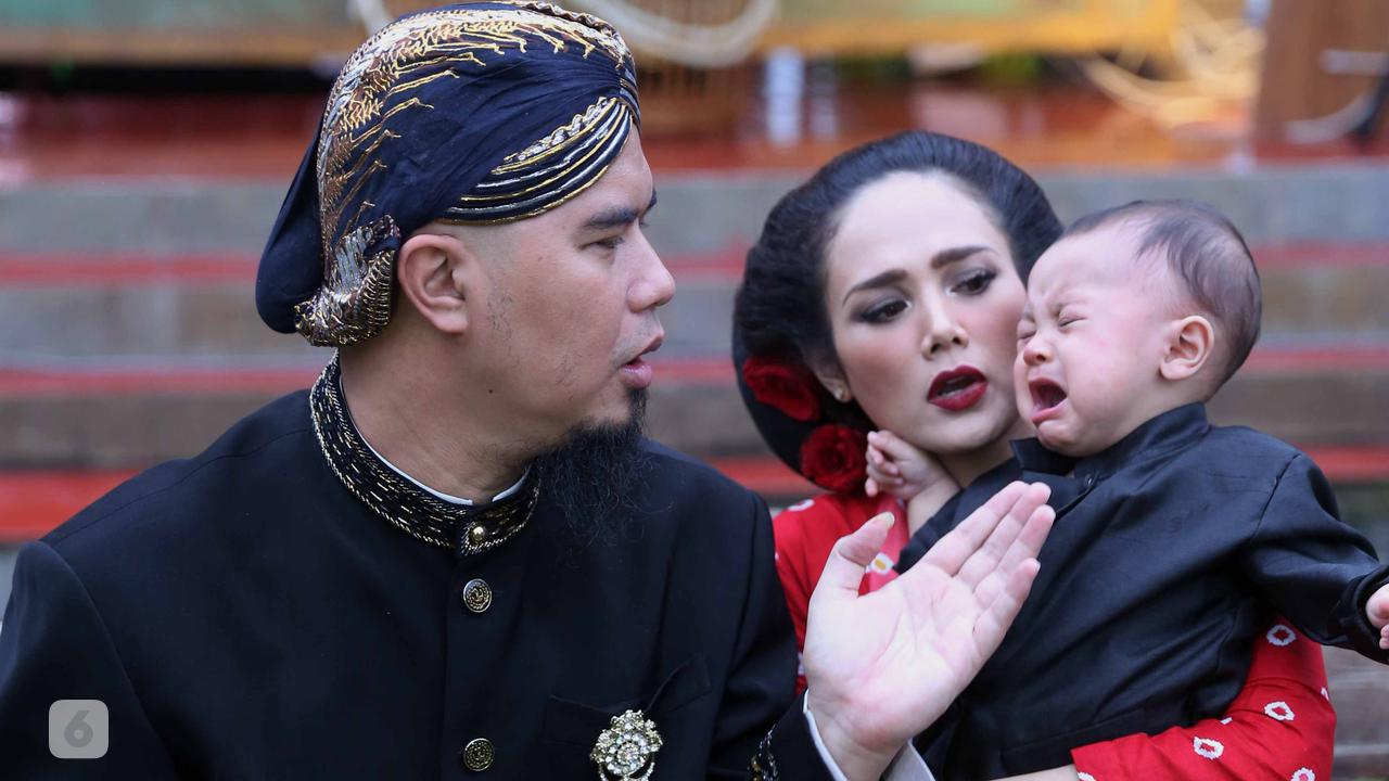 [Bintang] Ahmad Dhani - Ahmad Syailendra Airlangga - Mulan Jameela