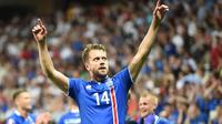 Bek tim nasional Islandia, Kari Arnason. (AFP/Bertrand Langlois)