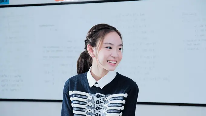 Phoebe Paris Hadirkan Lagu yang Easy Listening