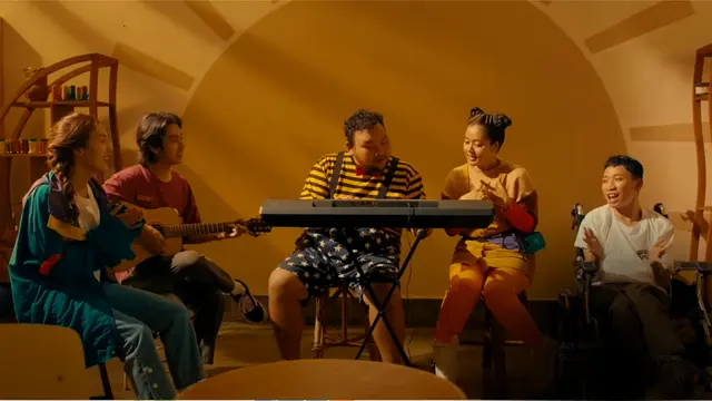 Beby Tsabina, Ari Irham, Fico Fachriza, Dani Aditya, dan Dyah Mulyani dalam Angel: Kami Semua Punya Mimpi.