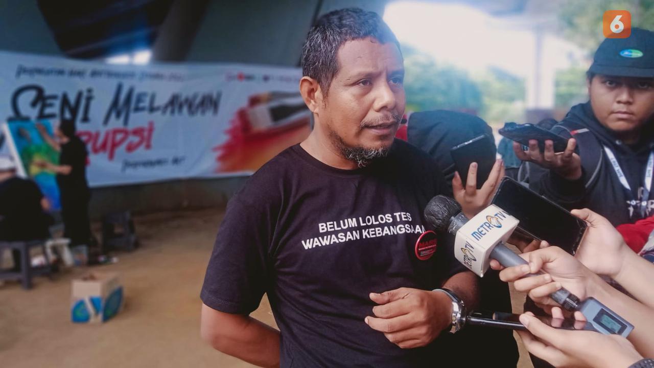 Ketua Badan Pekerja Anti Corruption Committee Sulawesi (ACC Sulawesi), Kadir Wokanubun meminta Kejati Sulsel mendalami aliran dana kasus 'Mafia Tanah' Bendungan Paselloreng, (Liputan6.com/ Eka Hakim)