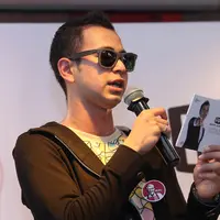 Raffi Ahmad ketika membawakan acara launching album barunya (Galih W. Satria/Bintang.com)