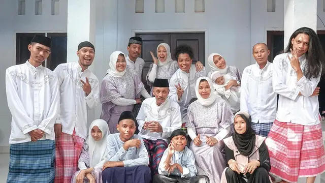 6 Potret Keakraban Indah Permatasari dan Mertua, Bak Orangtua Kandung