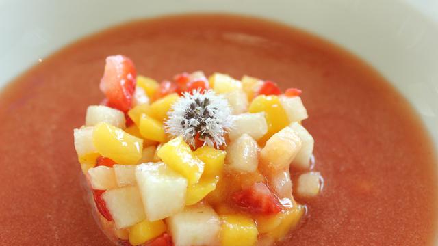 Ilustrasi asinan buah