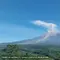 Gunung Semeru Erupsi 1.000 Meter, Wisatawan Diimbau Waspada
