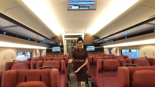 Harga tiket Kereta Cepat Jakarta-Bandung WHOOSH dikabarkan akan dijual Rp 250 Ribu