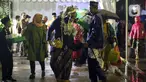 Pasangan peserta nikah massal usai pelaksanaan itsbat nikah di halaman Balai Kota DKI Jakarta, Selasa (31/12/2019). 633 pasangan, terdiri dari pernikahan baru 143 pasangan dan 490 pasangan itsbat nikah mengikuti acara nikah massal yang digelar Pemprov DKI Jakarta. (Liputan6.com/Helmi Fithriansyah)