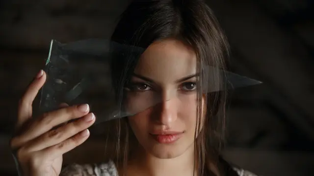 Arti Mimpi Kaca Pecah yang Bermakna Buruk