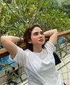 Di momen Hari Ayah Nasional 12 November 2023, artis cantik Tissa Biani mengunjungi makam ayahnya, Bobby Begjo Wawasno. Kekasih Dul Jaelani itu mengungkapkan rasa kangen kepada sang ayah yang meninggal dunia pada 2 April 2023 lalu. [Instagram/tissabiani]