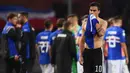 Striker Juventus, Paulo Dybala, tampak kecewa usai dikalahkan Sampdoria pada laga Serie A Italia di Stadion Luigi Ferraris, Genoa, Minggu (19/11/2017). Sampdoria menang 3-2 atas Juventus. (AFP/Marco Bertorello)