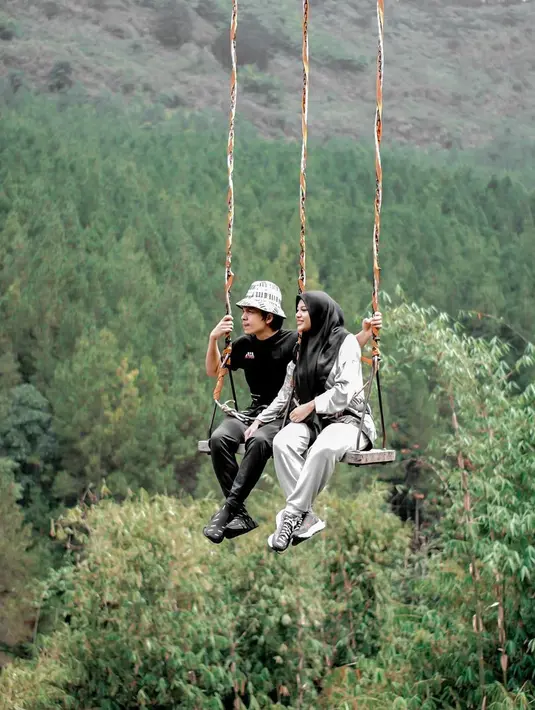 Aurel Hermansyah babymoon (Youtube/AH)