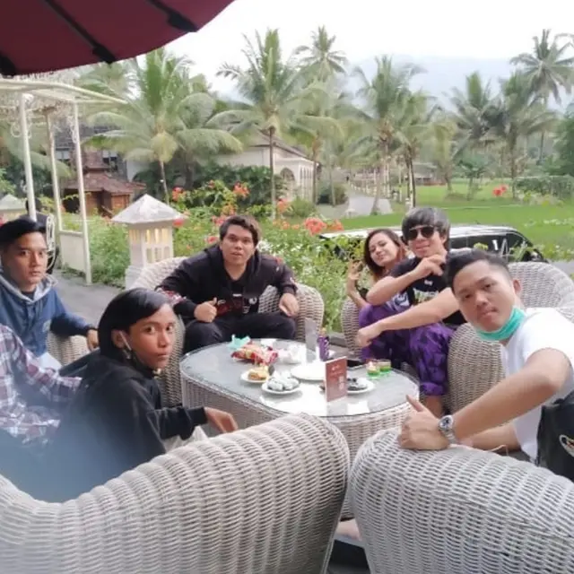 6 Momen Atta Halilintar dan Aurel Hermansyah Liburan di Jogja, Romantis Naik Perahu