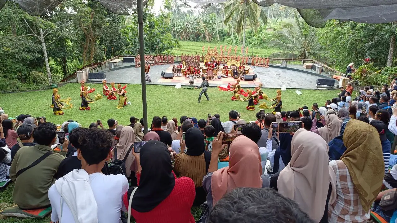 Atraksi Budaya.