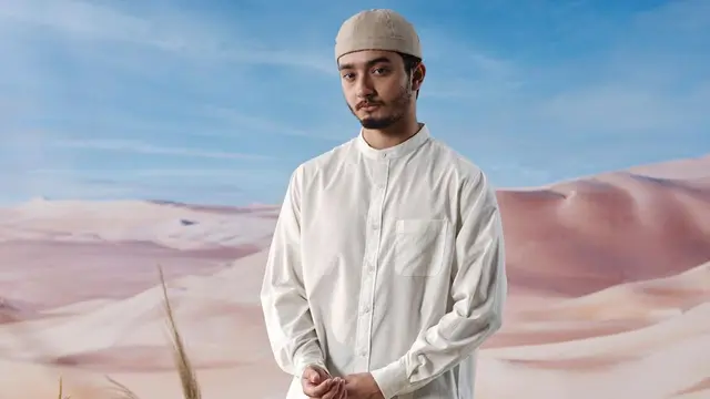 Potret Bryan Domani Pakai Baju Koko, Curi Perhatian