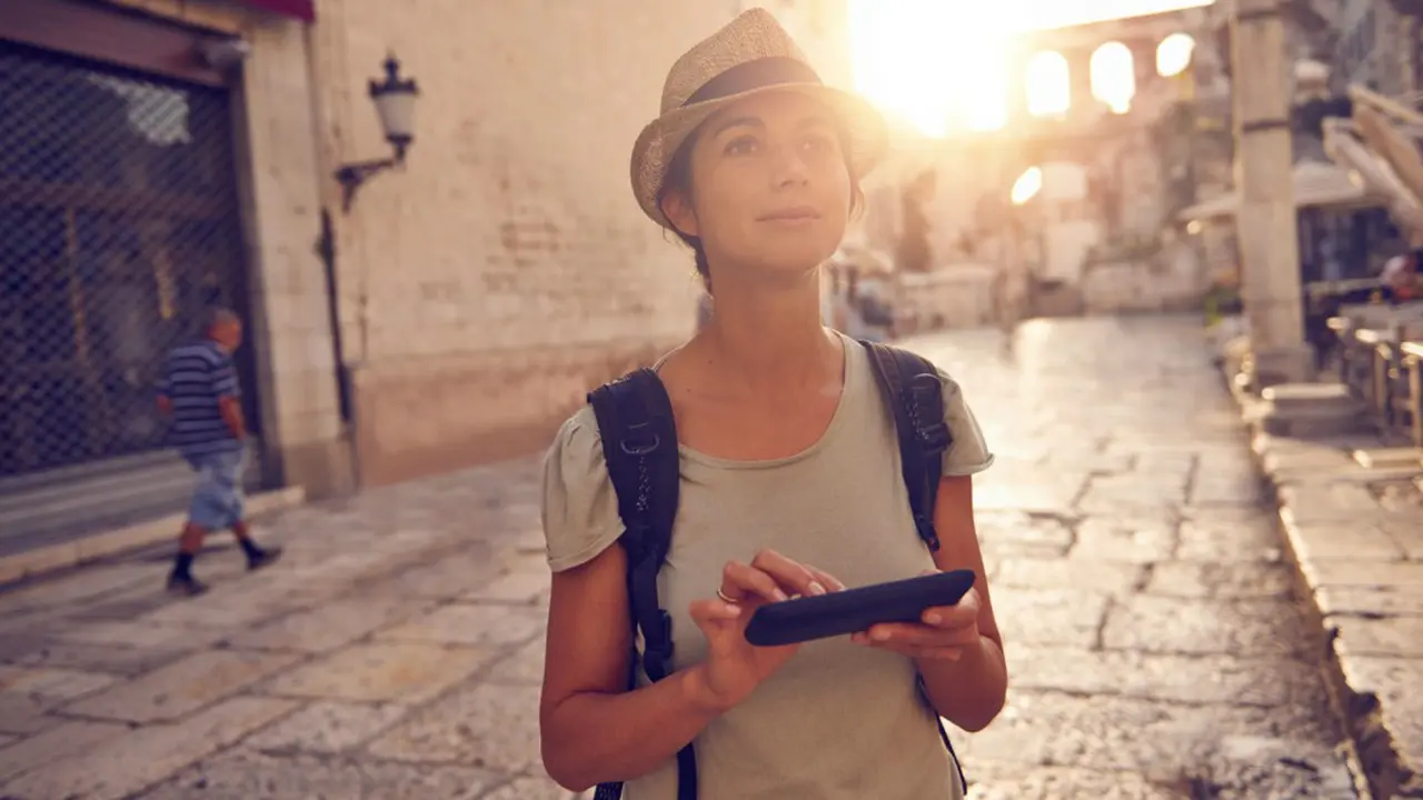 Ilustrasi Solo Traveler