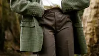 Trik Layering Outfit untuk Upgrade Gaya, Penampilan Simpel Jadi Lebih Stylish