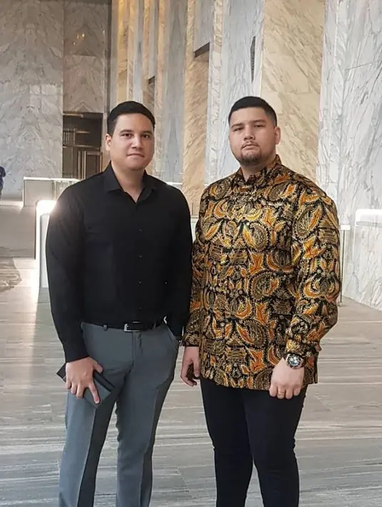 Meskipun lahir dari artis senior, akan tetapi hal tersebut tak membuat Abel dan Nigel terjun ke dunia hiburan. Keduanya memilih jalan karier sendiri sesuai passion mereka. (Foto: instagram.com/nigelphilo)