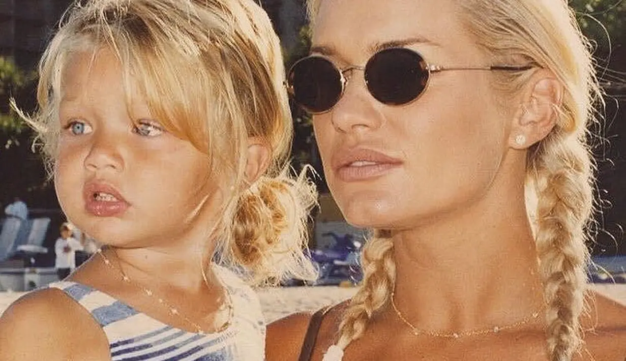 Dilansir dari HollywoodLife, nampaknya orangtua Gigi Hadid benar-benar mendukung karier anaknya. (instagram/gigihadid)