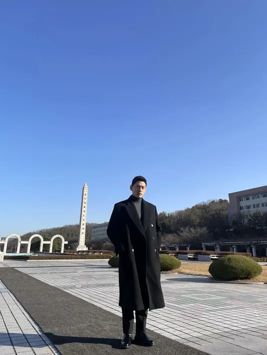 Aktor asal Korea Selatan ini memiliki nama asli Kim Chi Hun ini lahir di Cologne, Jerman, pada 11 April 1981, dan besar di kota tersebut. (FOTO: instagram.com/teoyoo/)