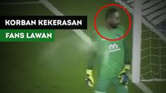 Wajah Kiper Istanbul Basaksehir, Volkan Babacan terkena lemparan botol saat menghadapi Fenerbahce di Liga Turki.