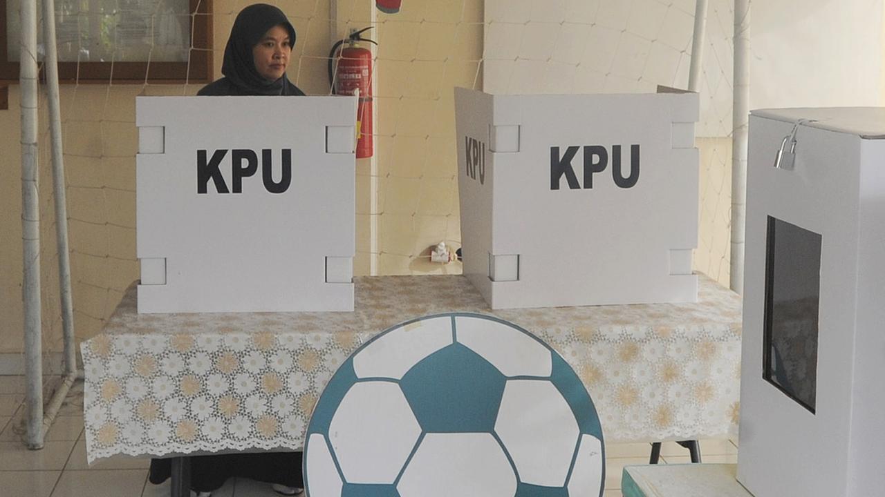 TPS Pilkada Kota Bogor Tampilkan Konsep Piala Dunia