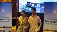 Fotografer Nicoline Patricia Malina (kiri) dan penyanyi Gabriel Prince (kanan) dalam Workshop Samsung di Bali (10/10/2022) (Liputan6.com/Giovani Dio Prasasti)