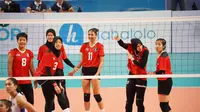 Timnas Indonesia akan menghadapi Filipina dalam perebutan medali perunggu bola voli putri SEA Games 2021 di Dai Yen Sports Arena, Quang Ninh,&nbsp;Sabtu (21/5/2022). (foto: NOC Indonesia)