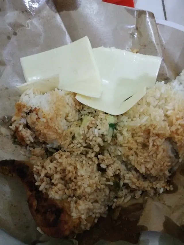 6 Nasi Padang dengan Lauk Tak Biasa Ini Absurd Banget, Kocak