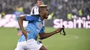 Victor Osimhen sukses menjadi pahlawan sekaligus memastikan Napoli menyegel titel juara Liga Italia musim 2022/2023. (AFP/Andrea Staccioli)