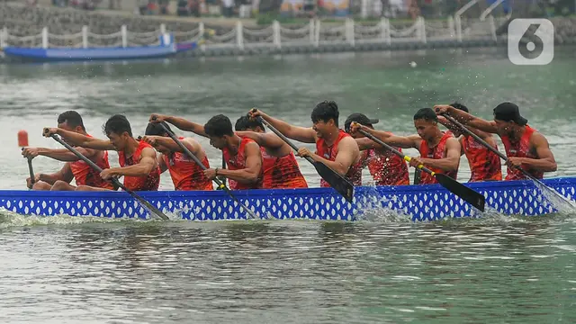 Festival Perahu Naga di Situ Rawa Kalong