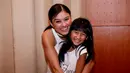 Agnez Mo bersama sang keponakan Chloe X. (Foto: WImbarsana/Bintang.com)